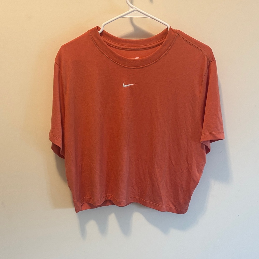 Nike Women's  Orange Crop Top size XXL - Picture 2 of 5